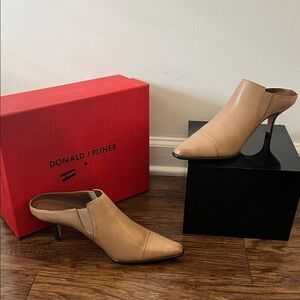 Donald J. Pliner Women's Beige Leather Mules